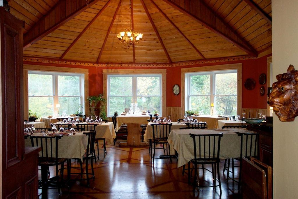 Auberge Restaurant La Mara Saint-Joseph-de-Ham-Sud Exteriör bild