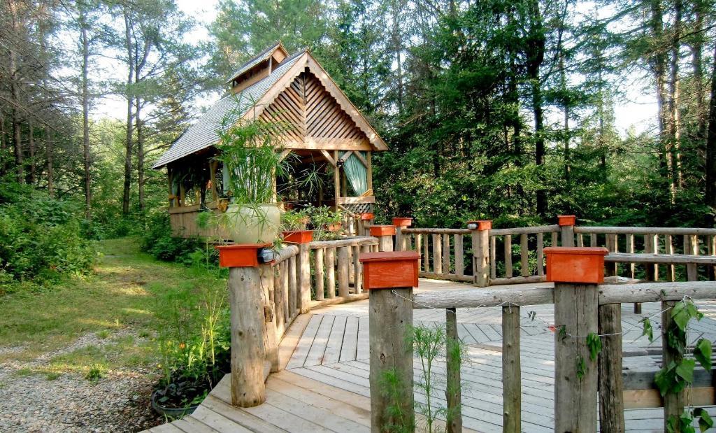Auberge Restaurant La Mara Saint-Joseph-de-Ham-Sud Exteriör bild